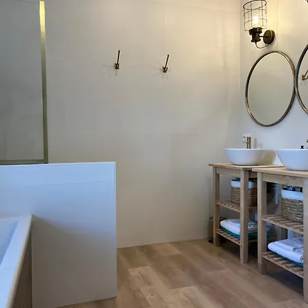 La Milliere - D'hotes - Piscine & Campagne - Marie-anne & Marie-adelaide 3*