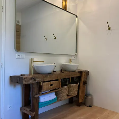 La Milliere - D'hotes - Piscine & Campagne - Marie-anne & Marie-adelaide Bed & Breakfast 3*