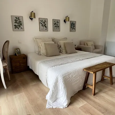 Bed & Breakfast La Milliere - D'hotes - Piscine & Campagne - Marie-anne & Marie-adelaide 3*